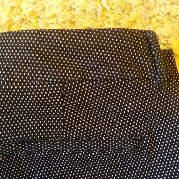 🛍️3/$25  😍Old Navy Pixie Ankle Pants - Picture 2 of 2